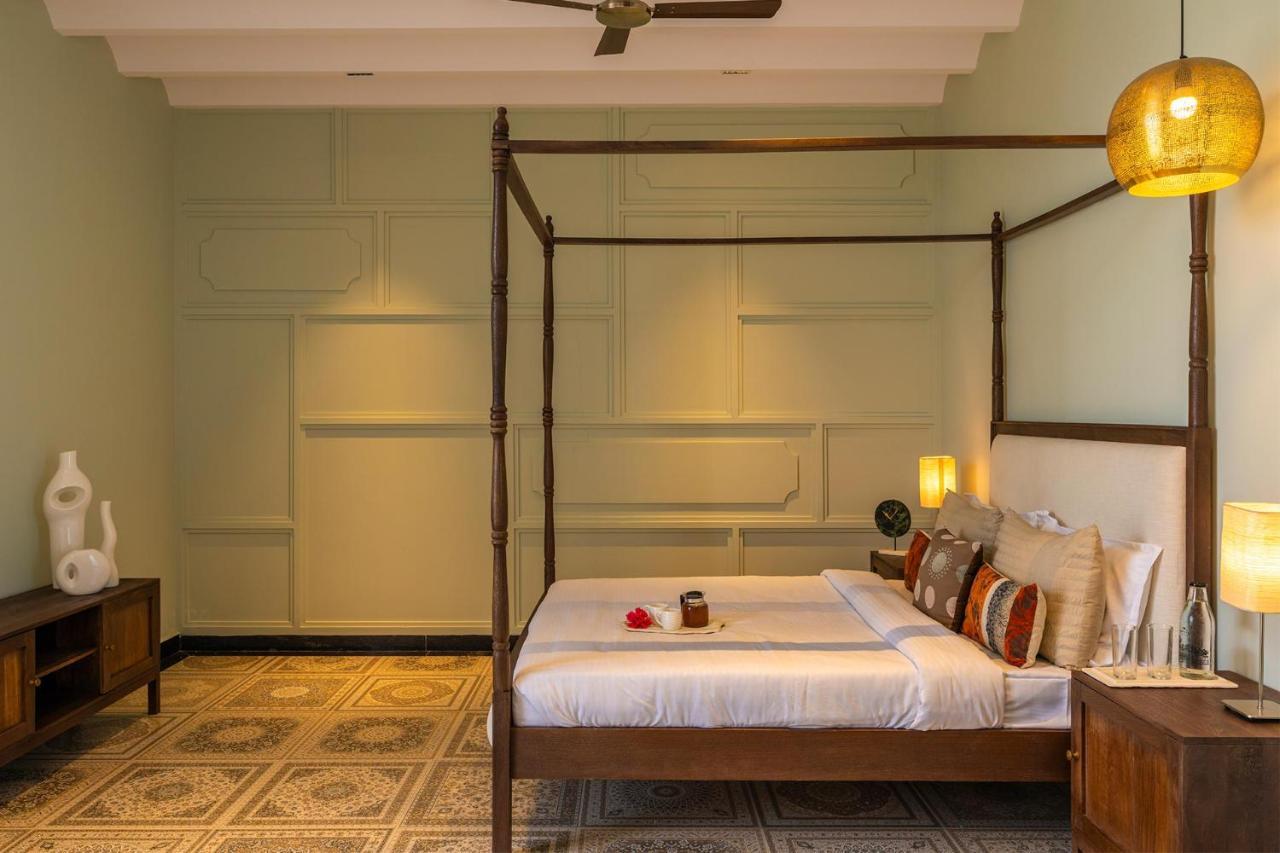 Stayvista'S Anantam - Luxury 4Br Villa With Huge Swimming Pool In Delhi Нью-Делі Екстер'єр фото